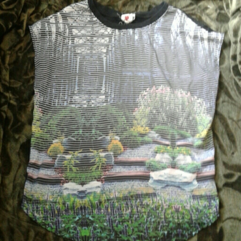Multicolored tee
